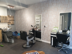 Number 7 Gents Barbers Image 2