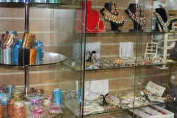 Laiba Boutique & Beauty Salon Image 3